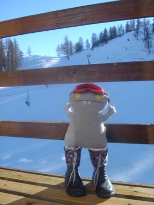 Babo learns to ski